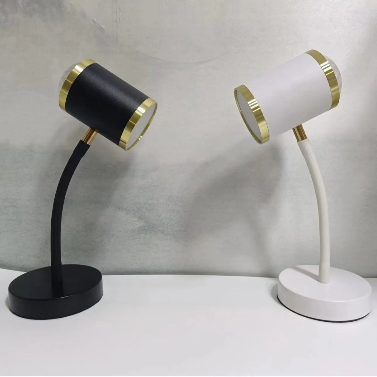 Double-headed table lamp for photography and live streaming with metal lamp holder and 220V wire switch, black or white