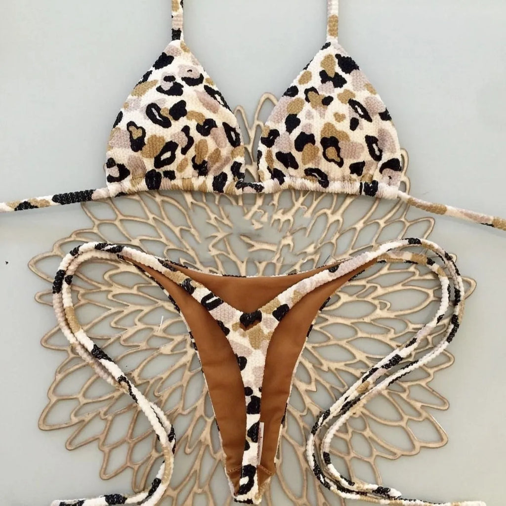 Women's printed bikini swimsuit with nylon fabric and cotton lining in brief style for swimming