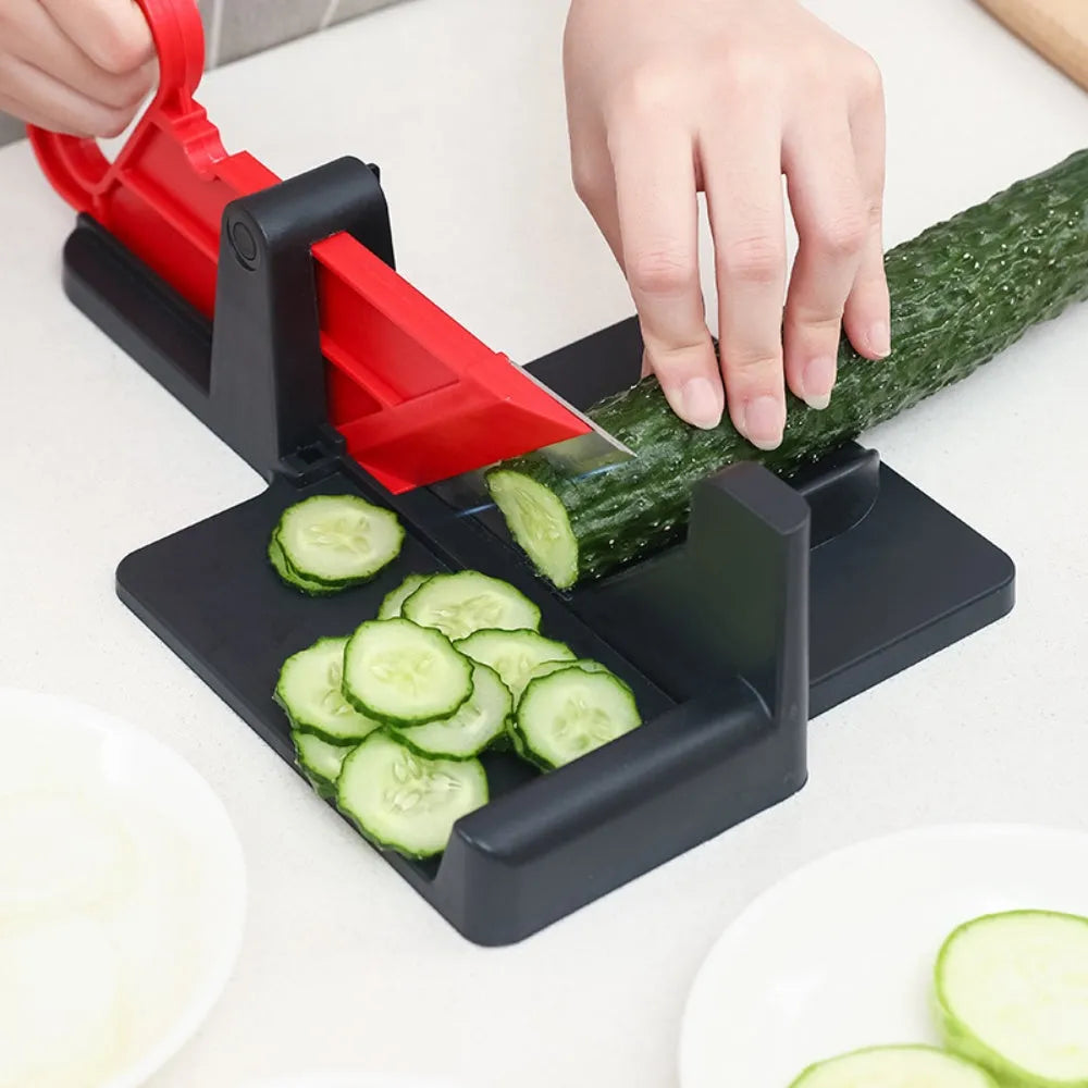 Green manual vegetable chopper with stainless steel cutting mechanism for potatoes and carrots