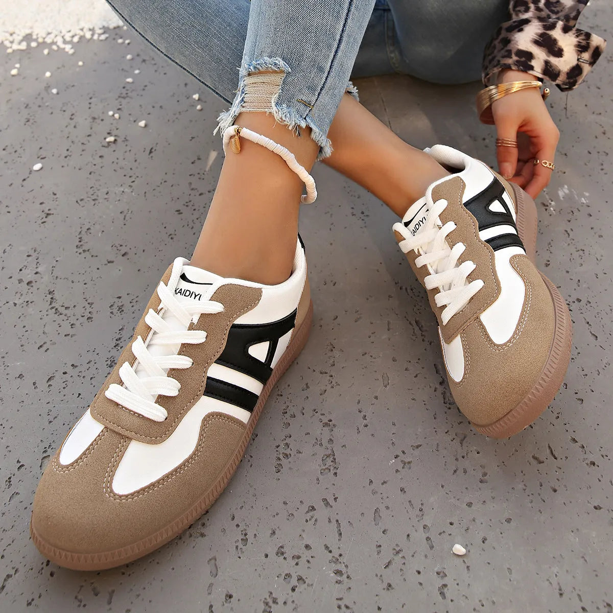 Women's retro colour matching lace-up jogging shoes with platform heel in black, grey, and khaki.