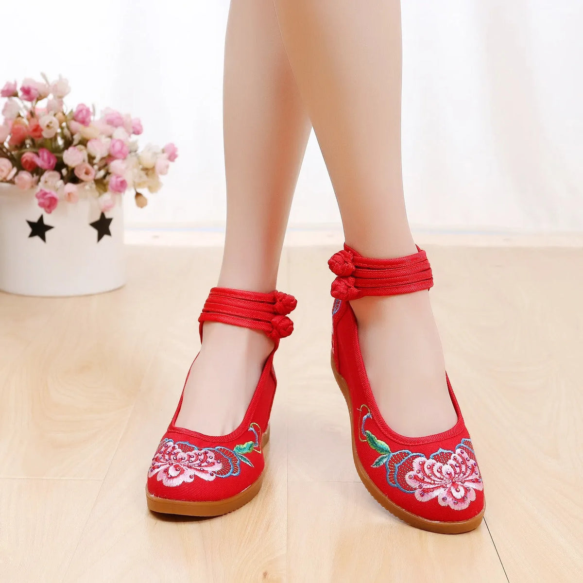 Women's ethnic canvas high heels with rhinestones and double buckle, 6-8cm wedge heel, round toe, five colours.