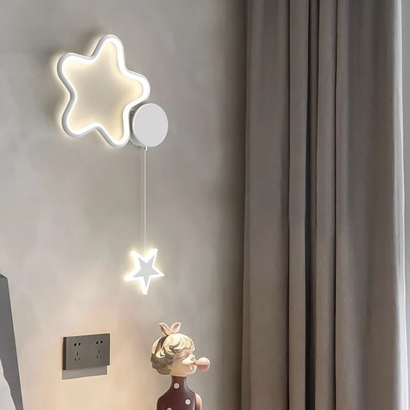 Children's wall-mounted lamp with cloud-shaped acrylic shade and three-colour LED light for bedside