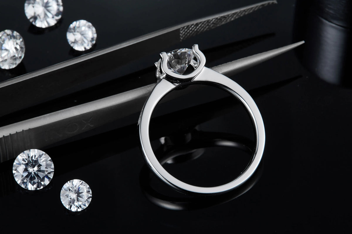 Claw of Light and Shadow wedding ring set with 1-carat moissanite in platinum-plated S925 silver