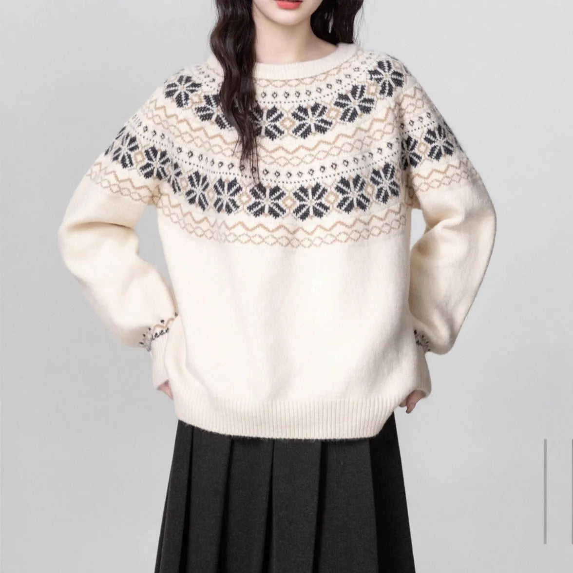 Women's Milky White vintage Fair Isle geometric pattern knit pullover sweater with long sleeves.