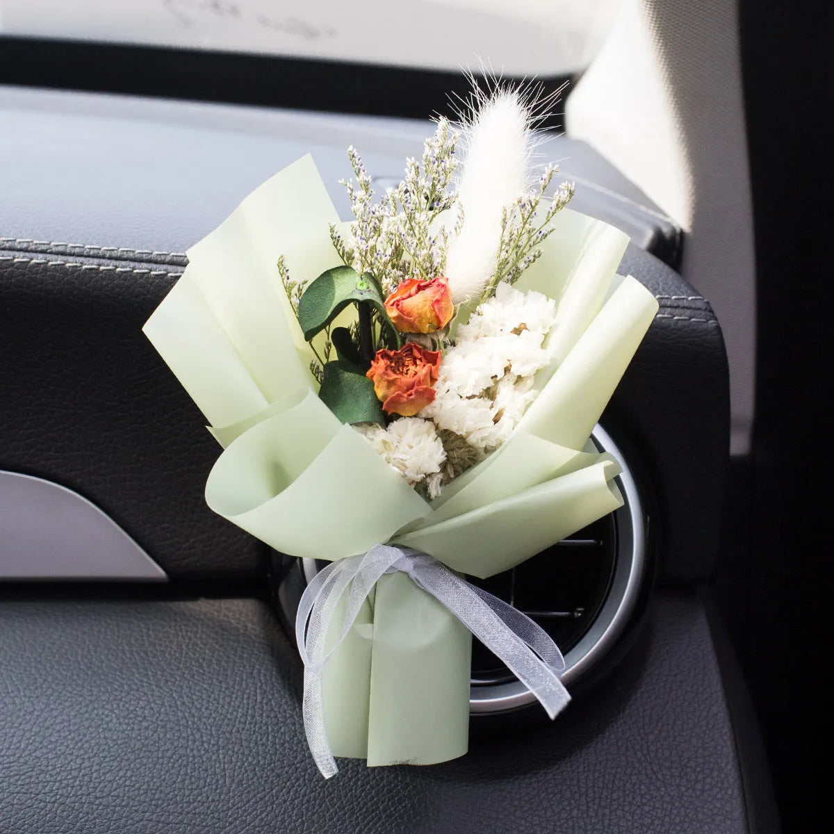 Handmade dried flower car vent perfume ornament in choice of 13 colours with 5 fragrance options