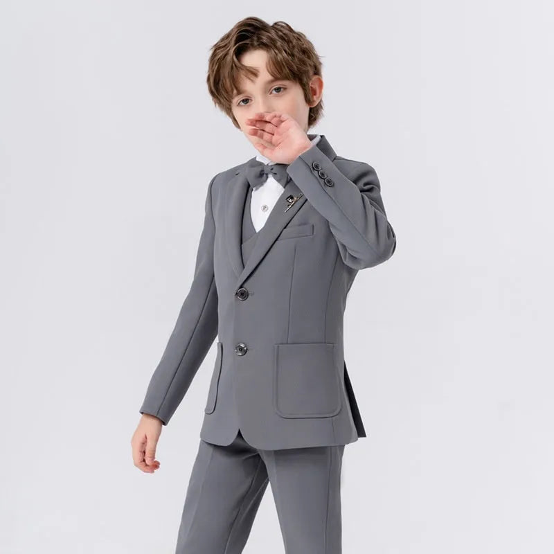 Boys' British style suit set with shirt, trousers, bow tie, vest and brooch in beige, blue or grey