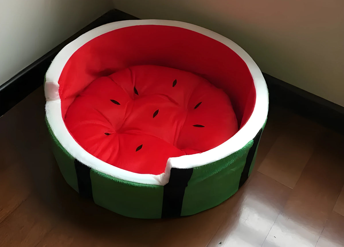 Watermelon bed made of Shu cotton for small pets with watermelon colour, available in three sizes