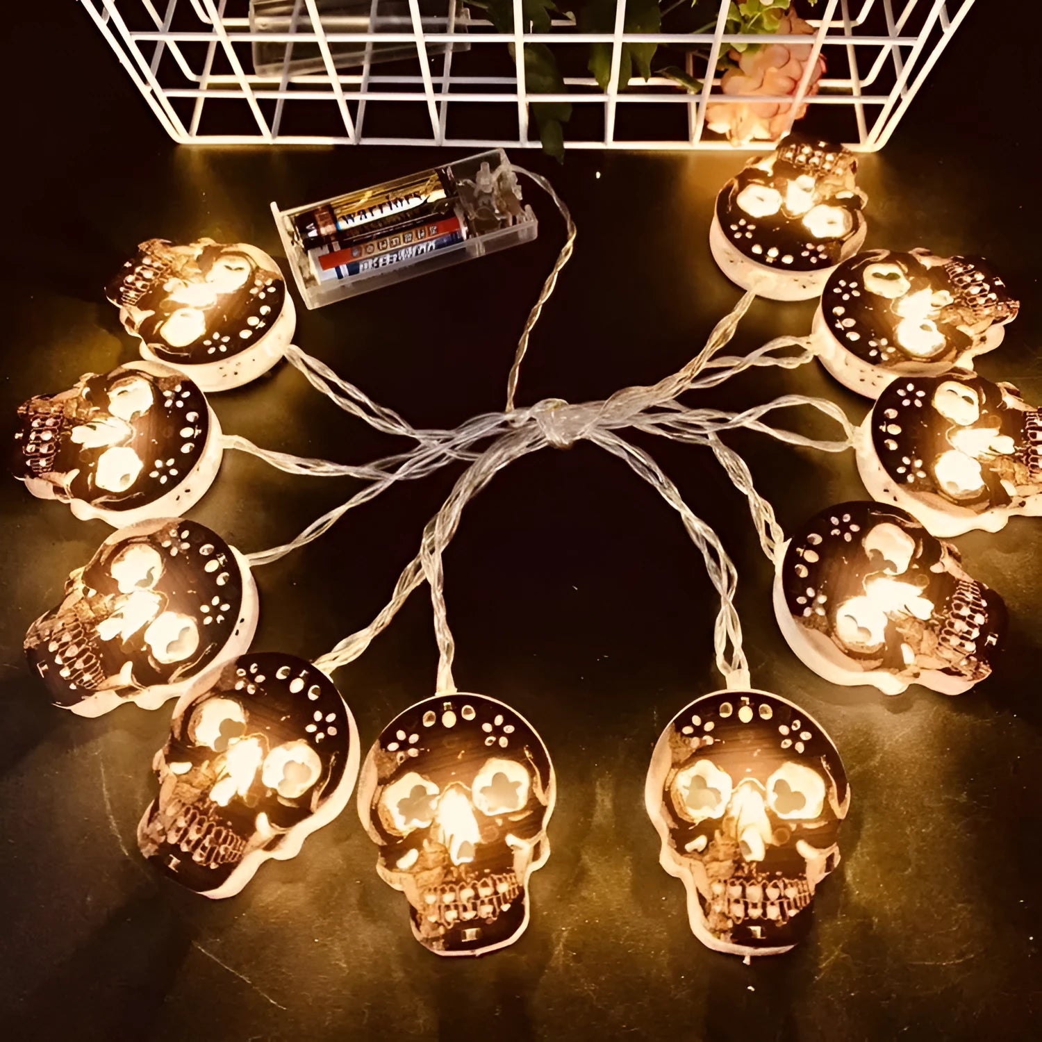 Halloween decoration lights 1.5m string with 10 skeleton-shaped warm white bulbs