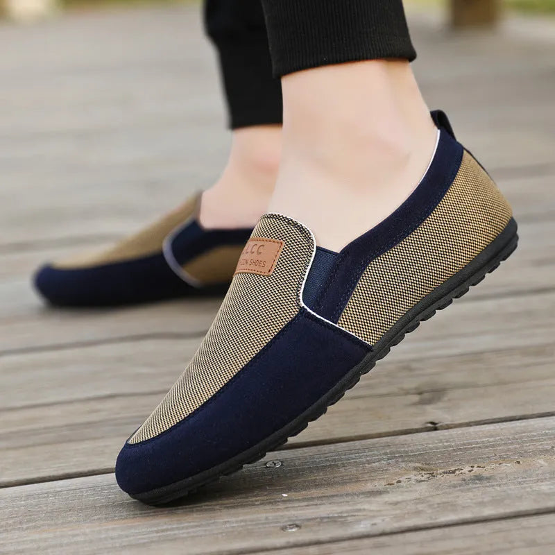 Men's grey canvas board shoes with round toe and rubber sole