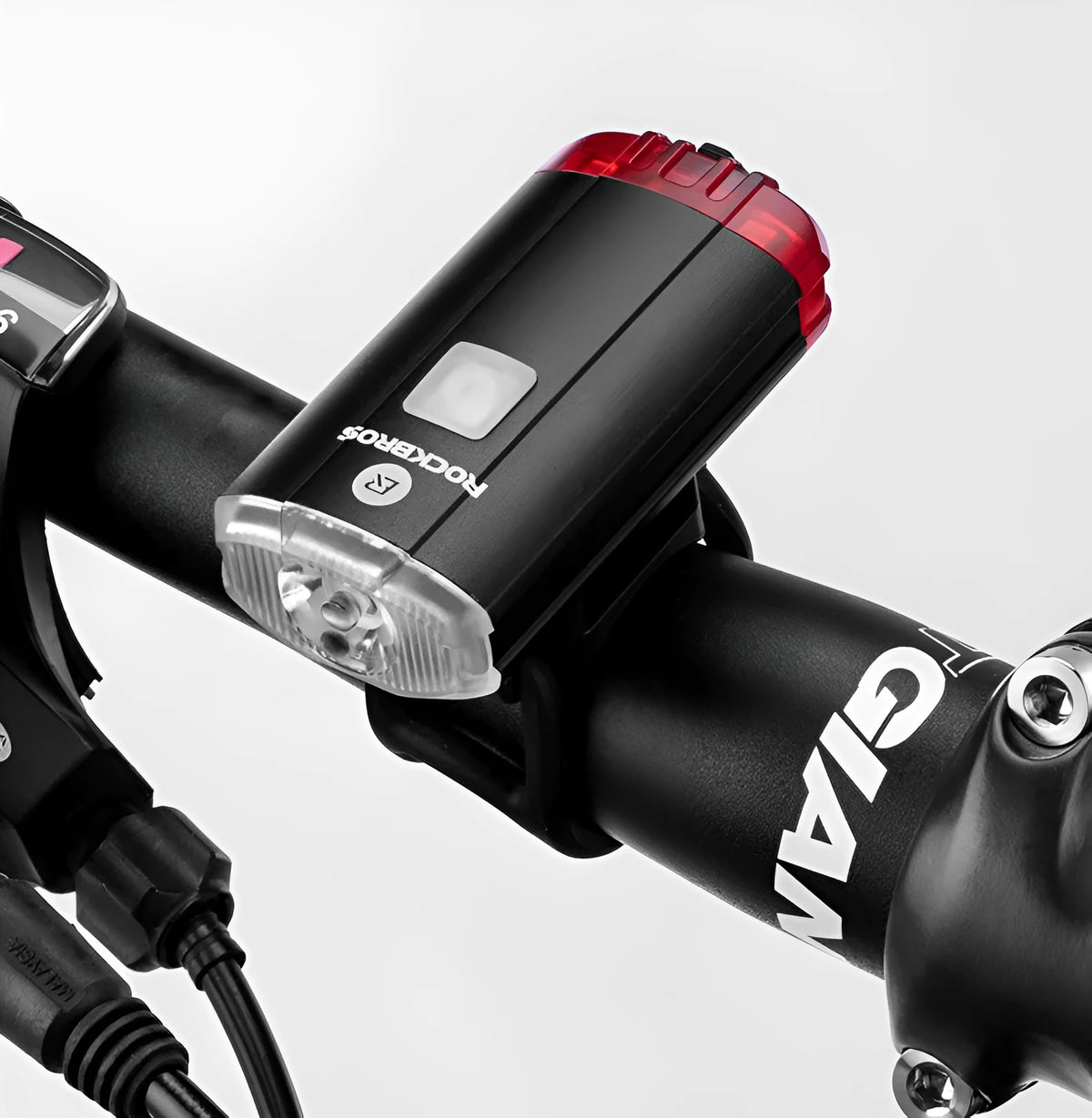 Black USB rechargeable bicycle helmet light, 100 lumens, aluminium alloy, 6.3x3.1x1.9cm, 50 metre range