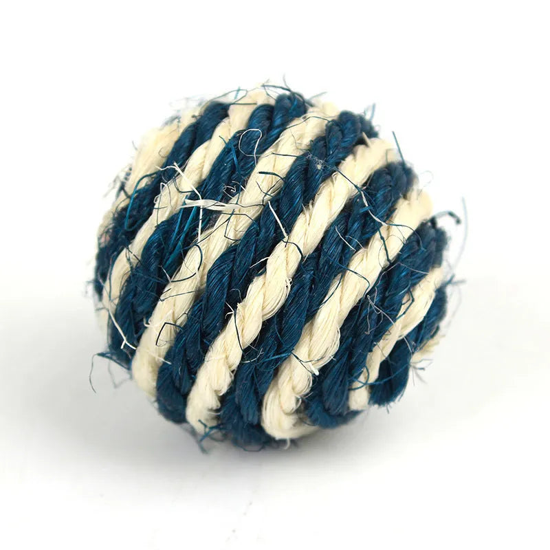 Sisal cat scratching ball with 4 cm diameter in a random colour for indoor cats