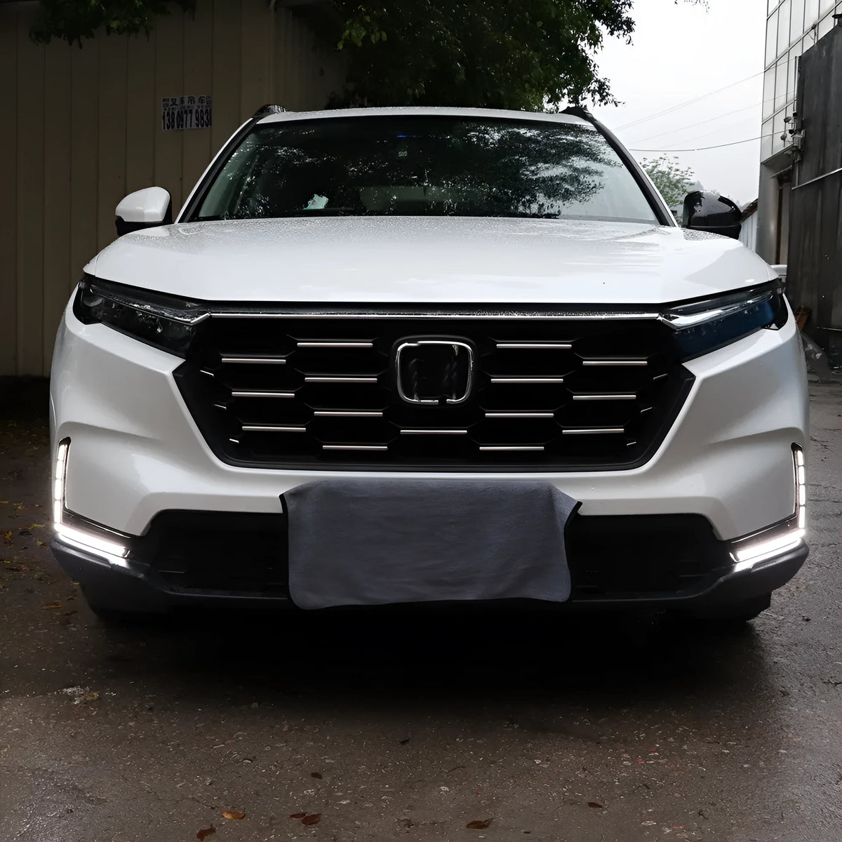 23 CRV LED daytime running lamp modified front fog lamp with ABS construction and flowing light