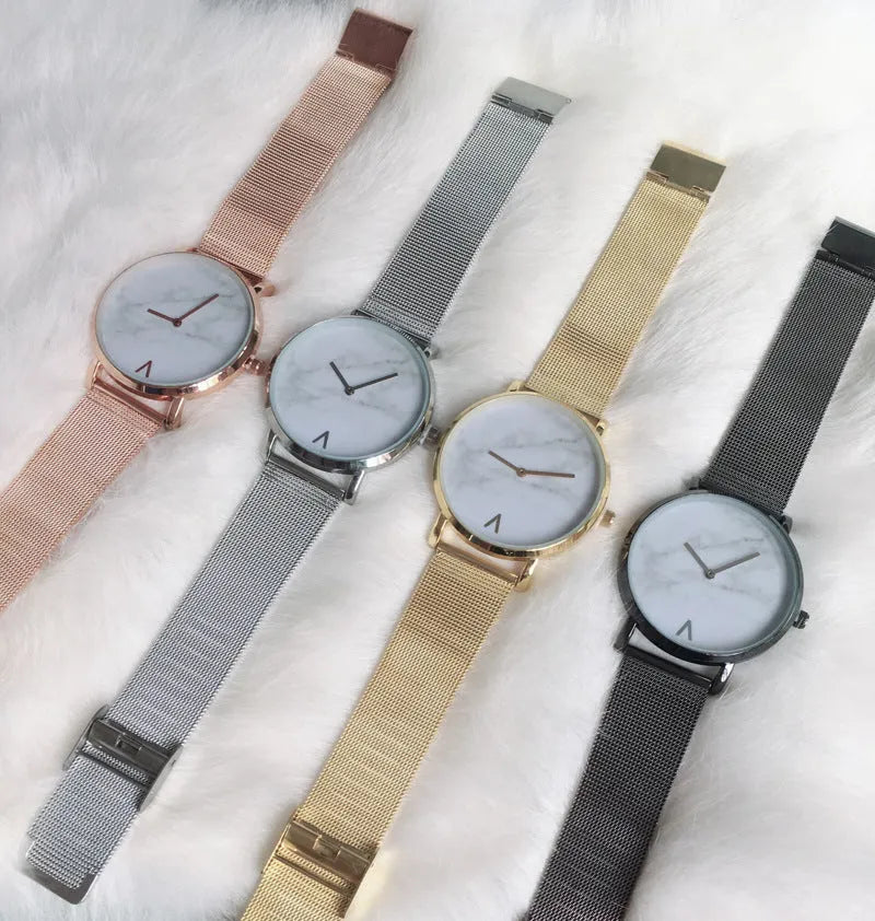 Quartz watch with wire mesh stainless steel strap, 40mm dial, single folding buckle, available in gold, rose gold, black, silvery.