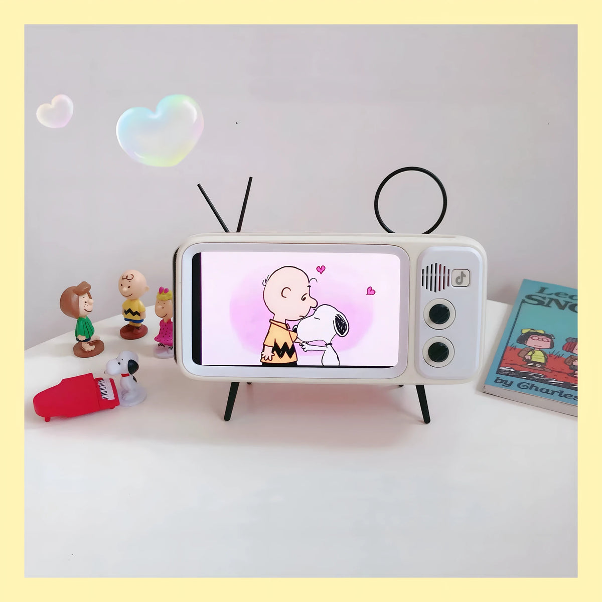 Retro TV shaped wooden phone stand with Bluetooth speaker, 3.5mm jack, 198x73x108mm