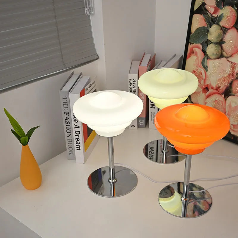 Mid-ancient conch-shaped bedside desk lamp with metal holder, cream colour option, USB cable, modern simplicity style