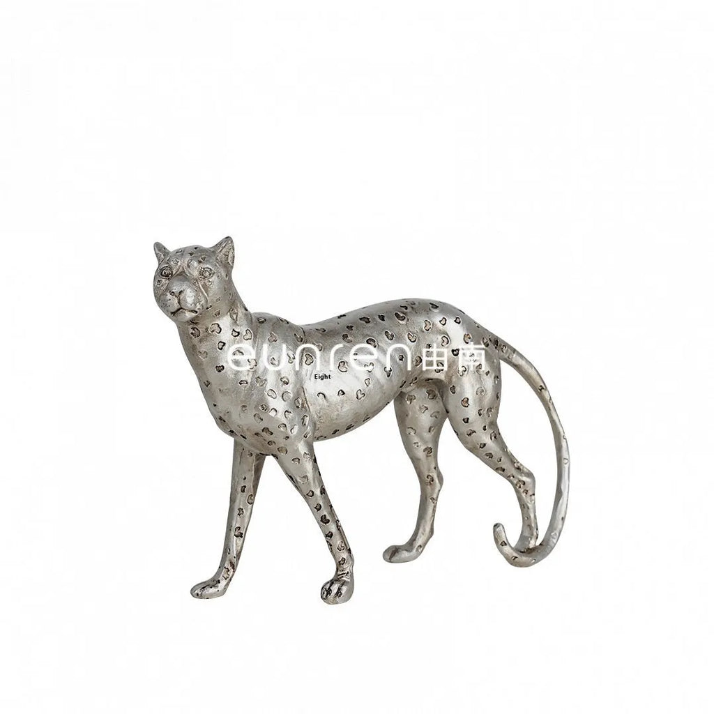 Modern resin leopard figurine ornament in American Leopard colour for home decor.