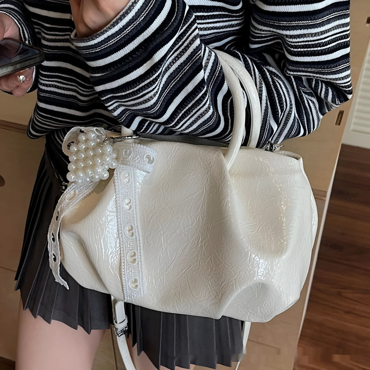 PU cloud shoulder bag in solid colour with bucket shape and outer slit pocket