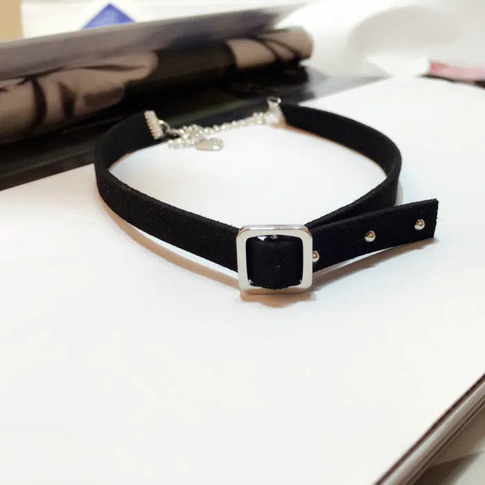 Studded choker necklace women's geometric alloy jewellery in gold or silver Korean style