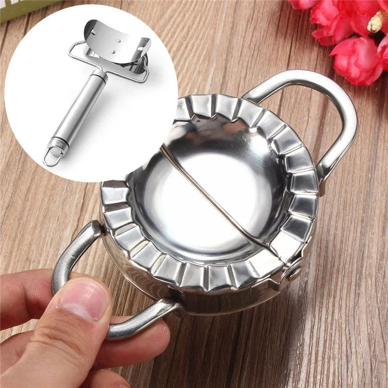 Stainless steel dumpling mould set with 7.5cm mould, 14x7cm flour ring cutter and peeler, 190g