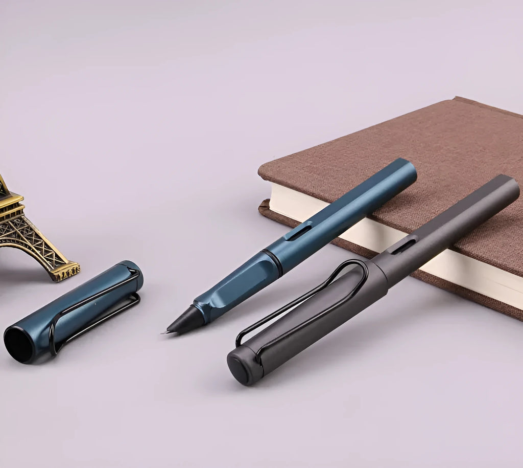 Frosted ink bag fountain pen with interchangeable 0.38mm and 0.5mm nibs in black or blue