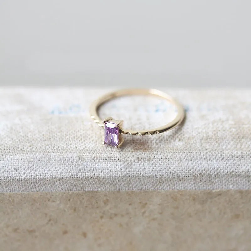 Women's thin copper ring with inlaid purple zircon, light yellow gold or platinum colour, sizes 5 to 10