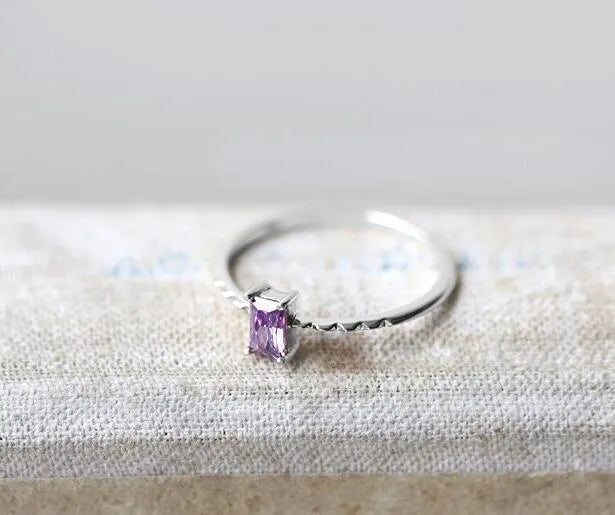 Women's thin copper ring with inlaid purple zircon, light yellow gold or platinum colour, sizes 5 to 10
