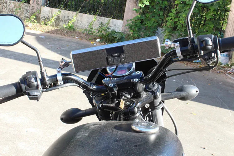 Waterproof motorcycle Bluetooth speaker with integrated amplifier, aluminium body, in gold, silver, or black