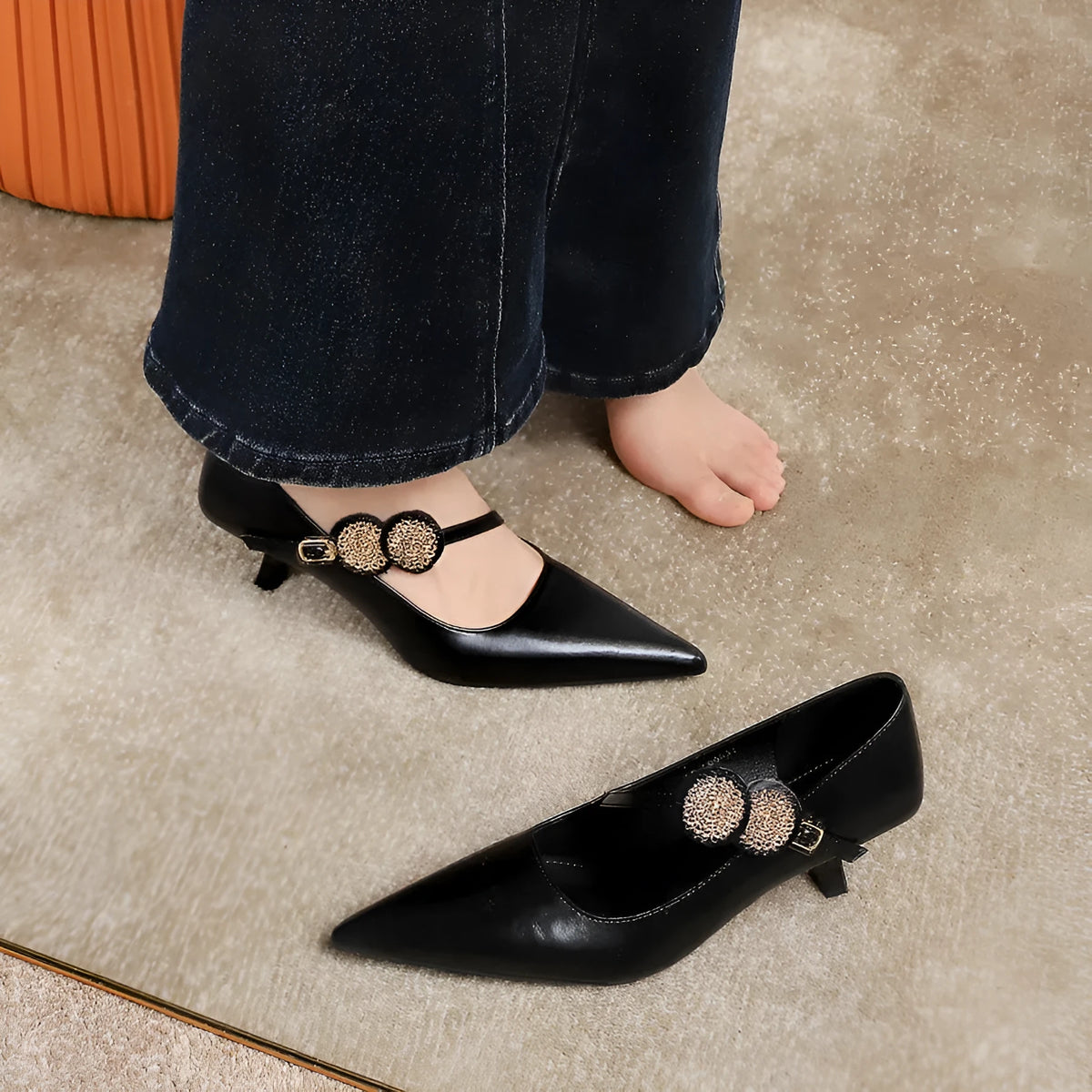 Party high heels with 6-8cm stiletto heel, pointed toe, shallow mouth, patent leather upper and buckle fastening