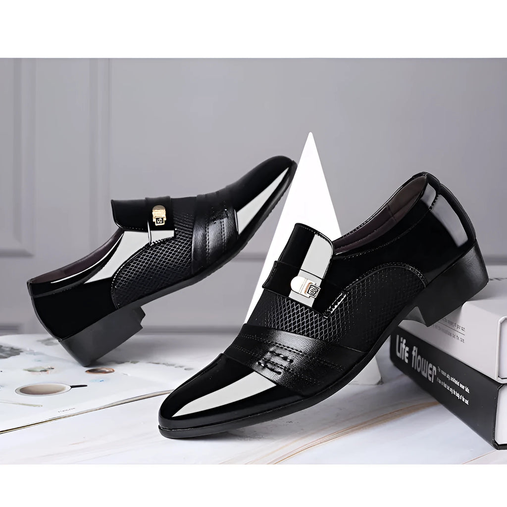 Men's pointed-toe artificial PU leather shoes in brown with low-top design and rubber sole