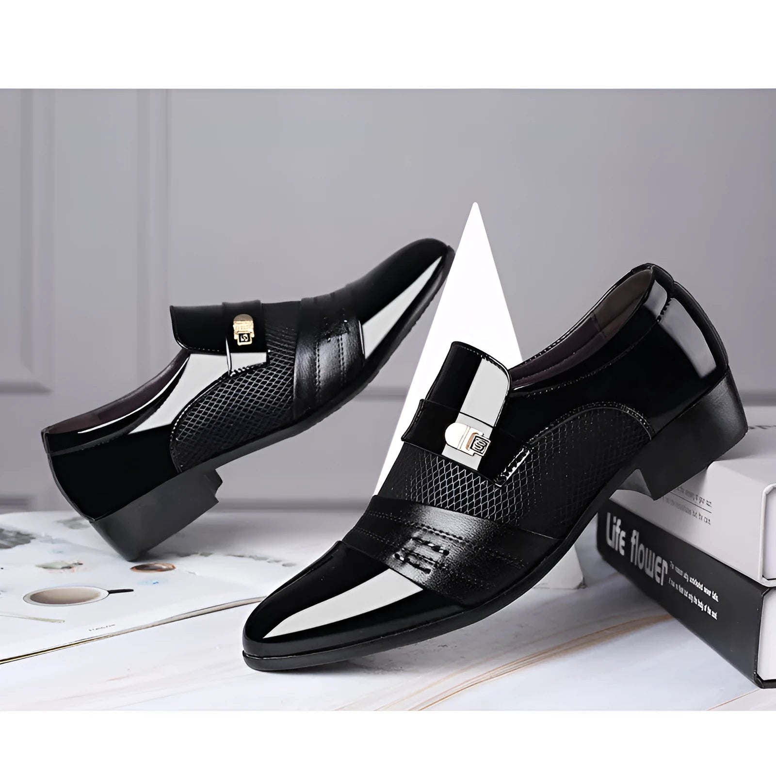 Men's pointed-toe artificial PU leather shoes in brown with low-top design and rubber sole
