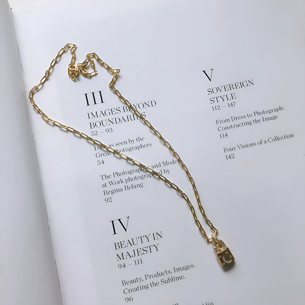 Sterling silver 18k gold geometric lock pendant short neck chain for women