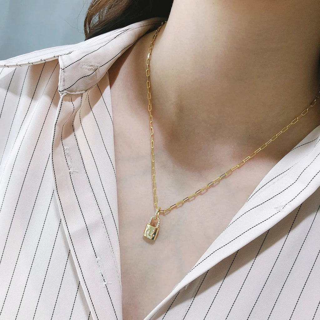 Sterling silver 18k gold geometric lock pendant short neck chain for women
