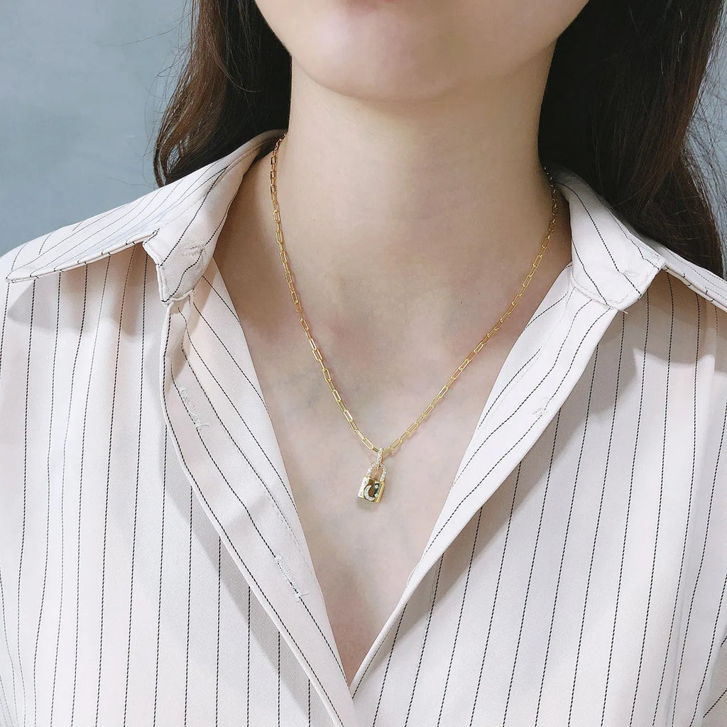 Sterling silver 18k gold geometric lock pendant short neck chain for women
