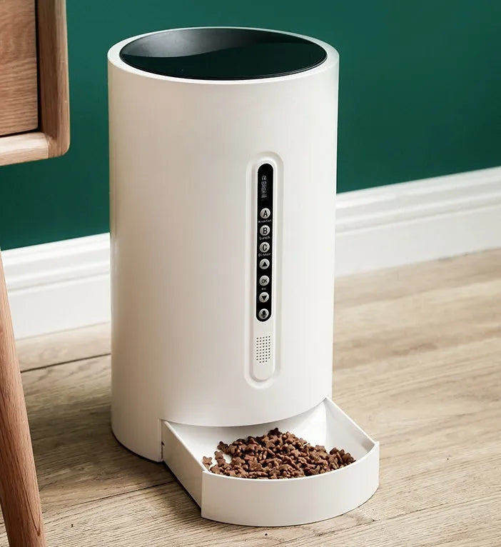 White ABS smart pet feeder with 4.6L granary and timing function, 38.3x22.3x22.3cm