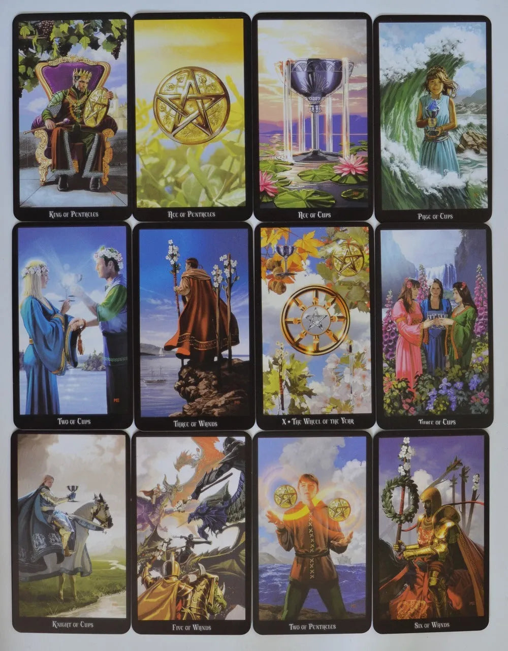 78-card English tarot deck in colour box with optional 49 x 49cm flannel Tarot Magic Tablecloth