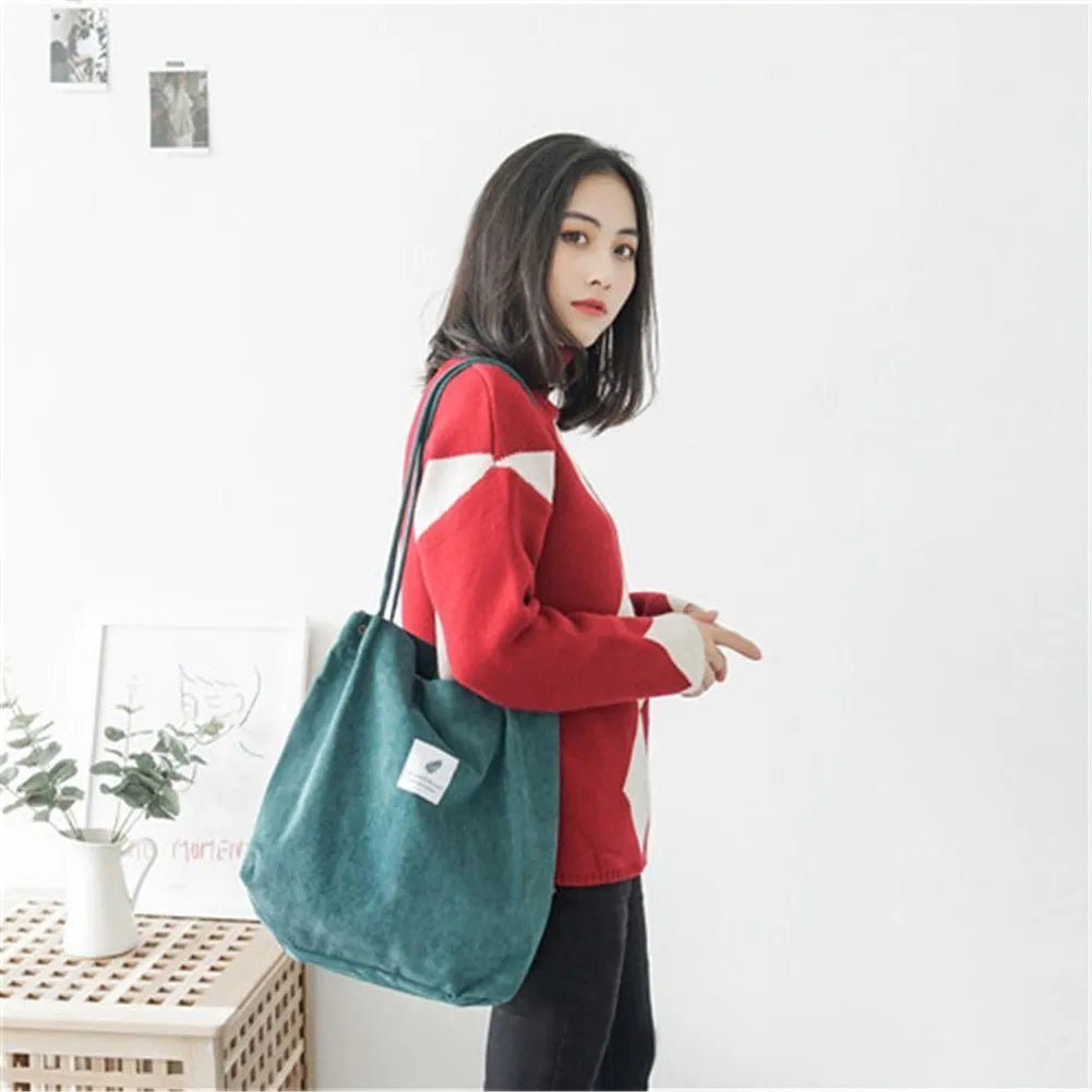 Women's cotton canvas bucket shoulder bag with flower pattern and magnetic buckle