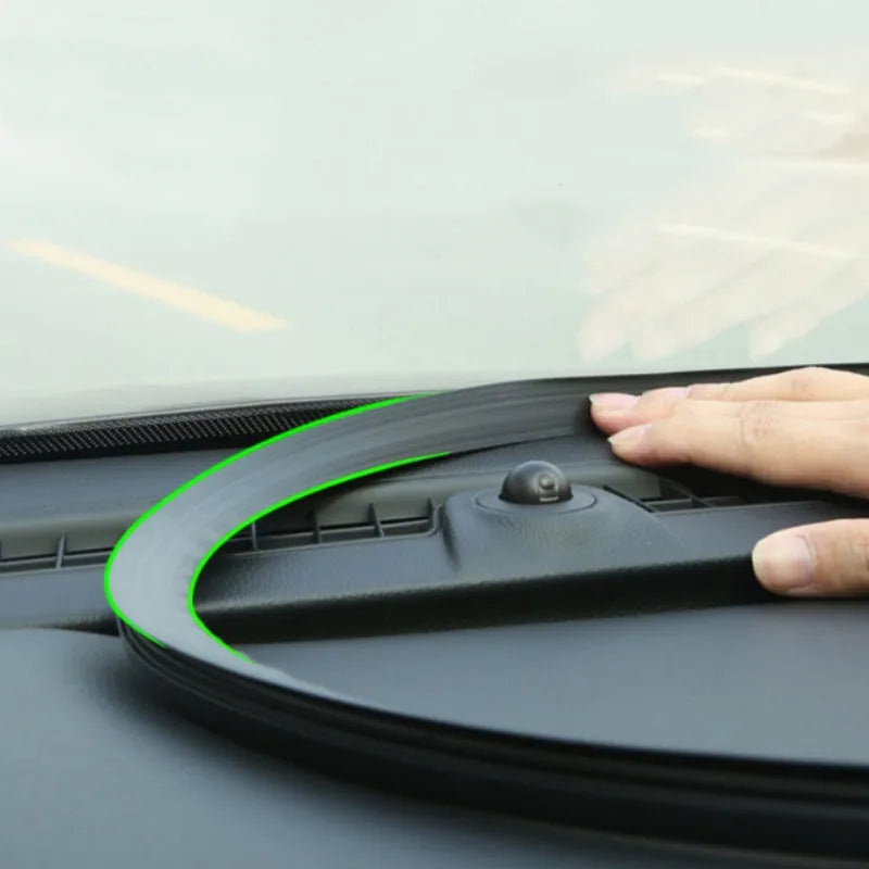 Outlander dashboard seal strip showing 1.6 metre length of silicone material for centre console installation