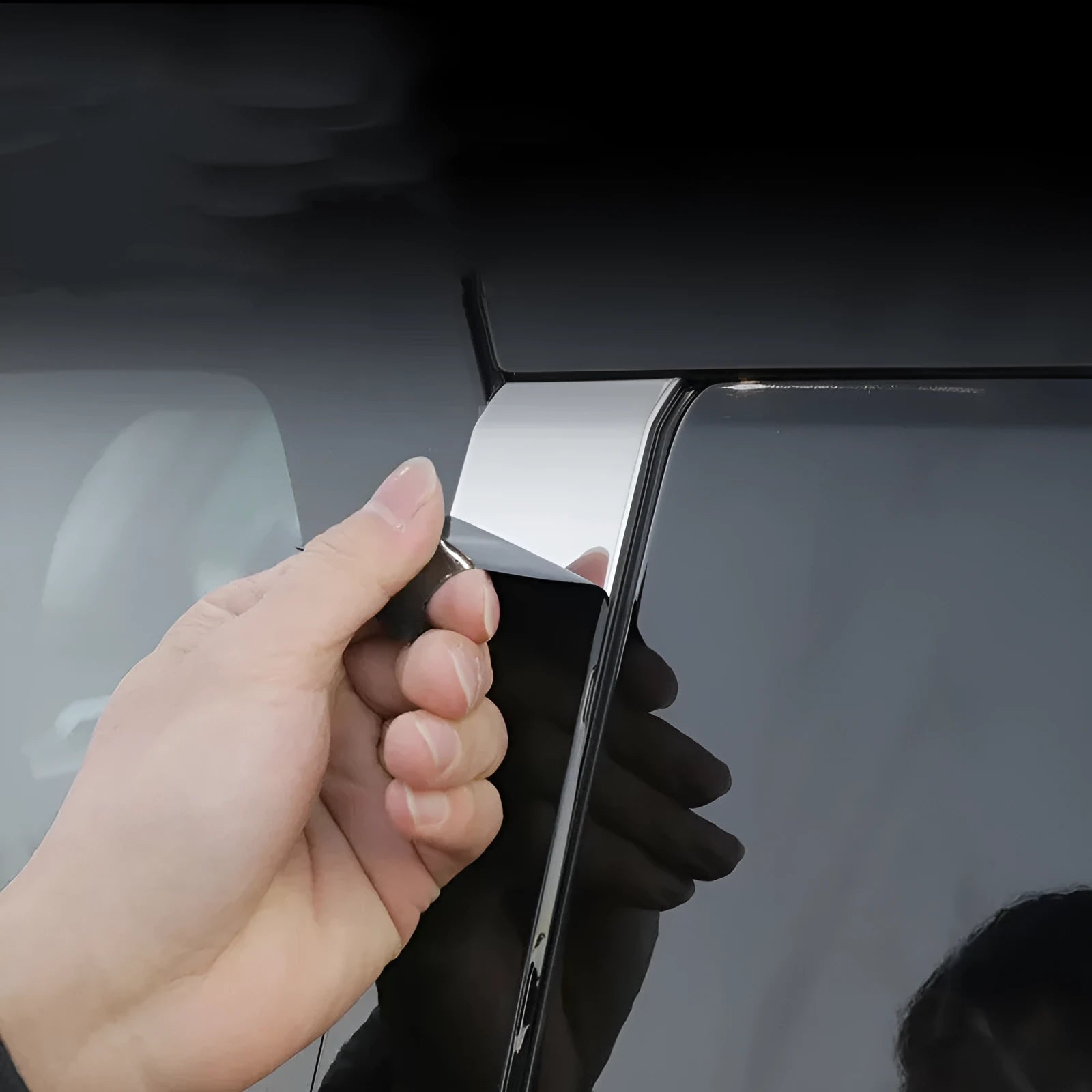 2023 Mitsubishi Outlander window pillar decal films in bright black and carbon fibre pattern options