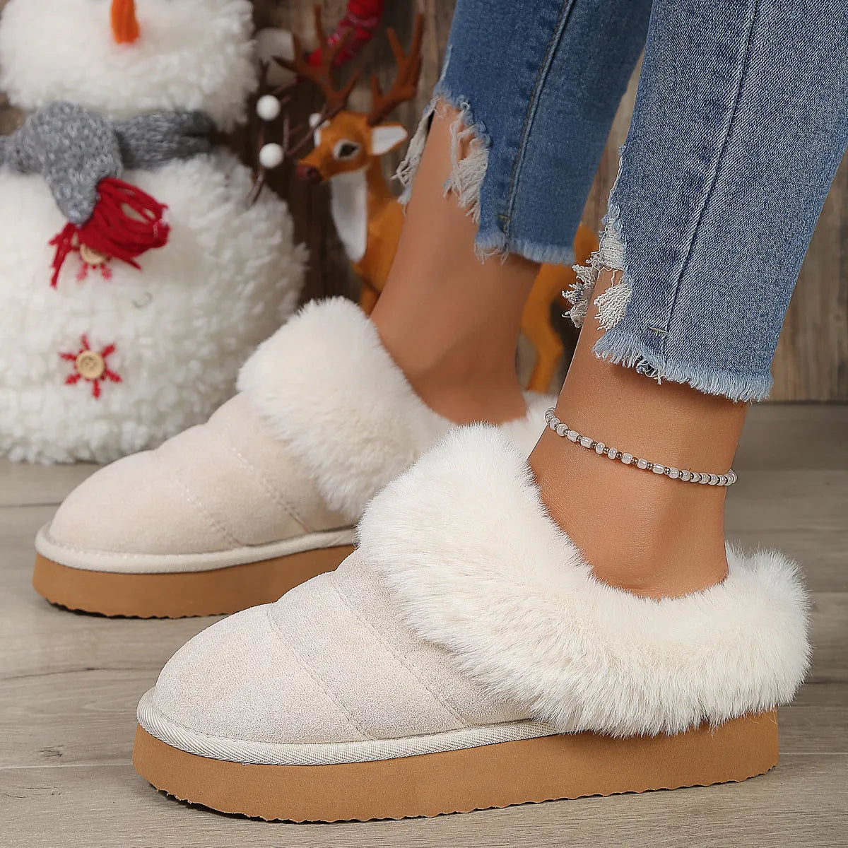Women's winter plush slippers in solid colour, thick cotton sole with chunky heel, rubber outsole