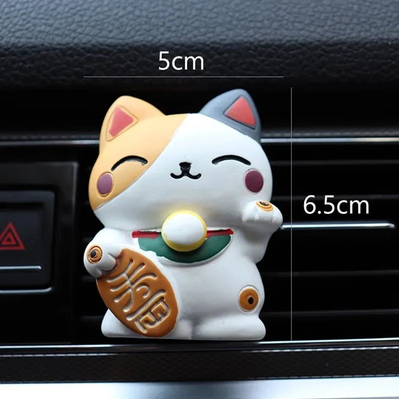 Resin cat car vent aromatherapy clip in black or white with aromatherapy cotton