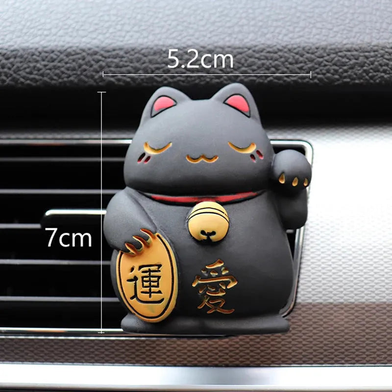 Resin cat car vent aromatherapy clip in black or white with aromatherapy cotton