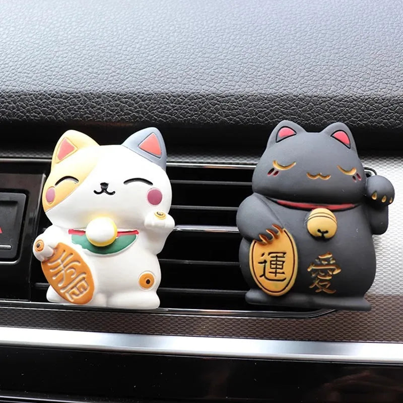 Resin cat car vent aromatherapy clip in black or white with aromatherapy cotton