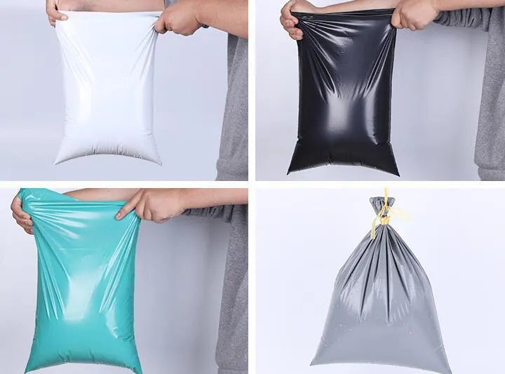 Bundle of 100 white PE courier bags with adhesive sealing strip, showing size options.