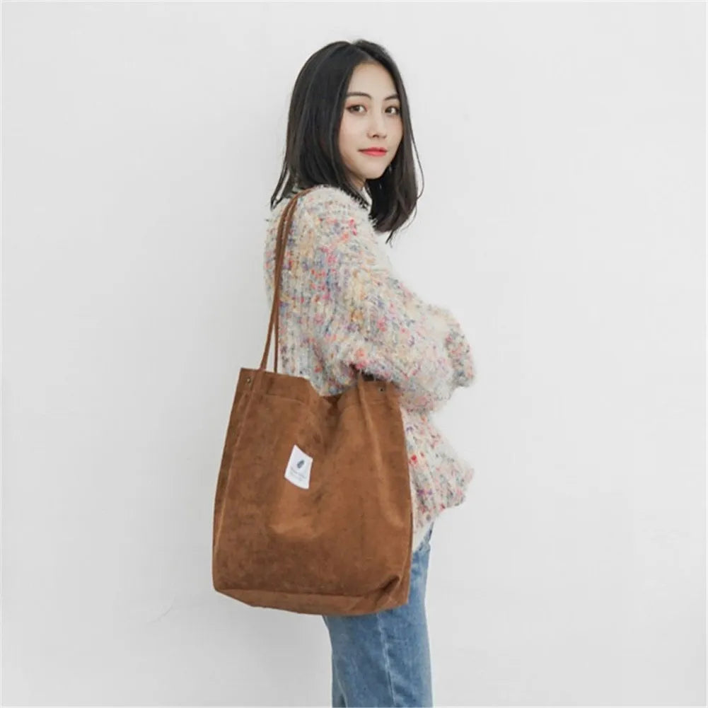 Women's cotton canvas bucket shoulder bag with flower pattern and magnetic buckle
