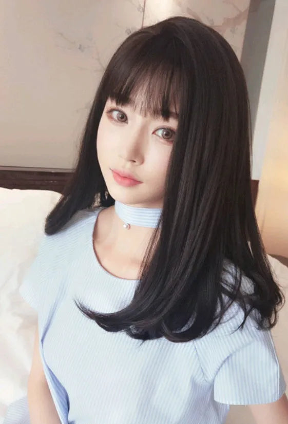 50cm long straight wig with air bangs in high temperature fibre, suitable for any skin tone
