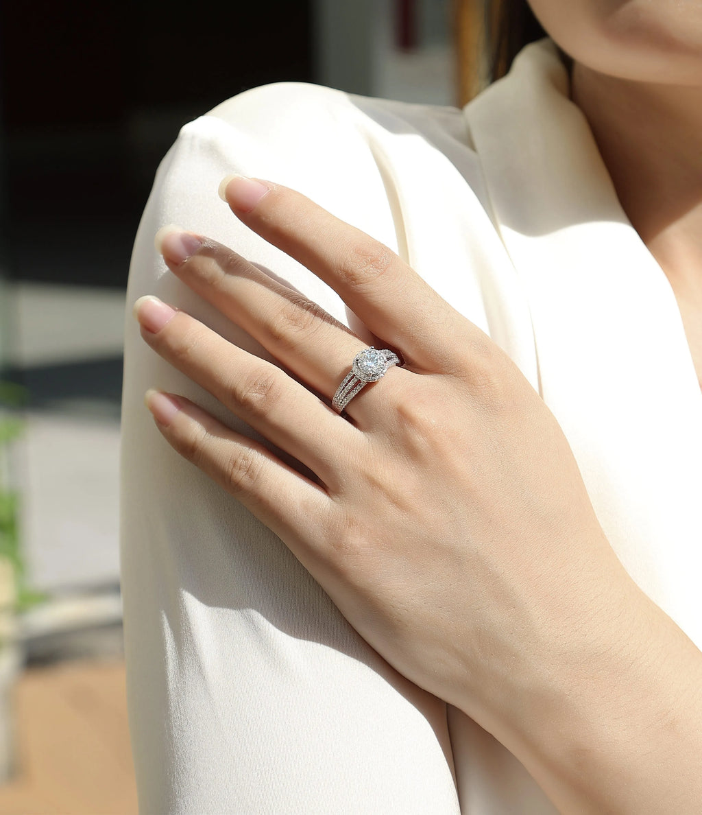 1-carat moissanite wedding ring set in S925 silver with platinum plating, sizes 5-9, gift box and GRA certificate
