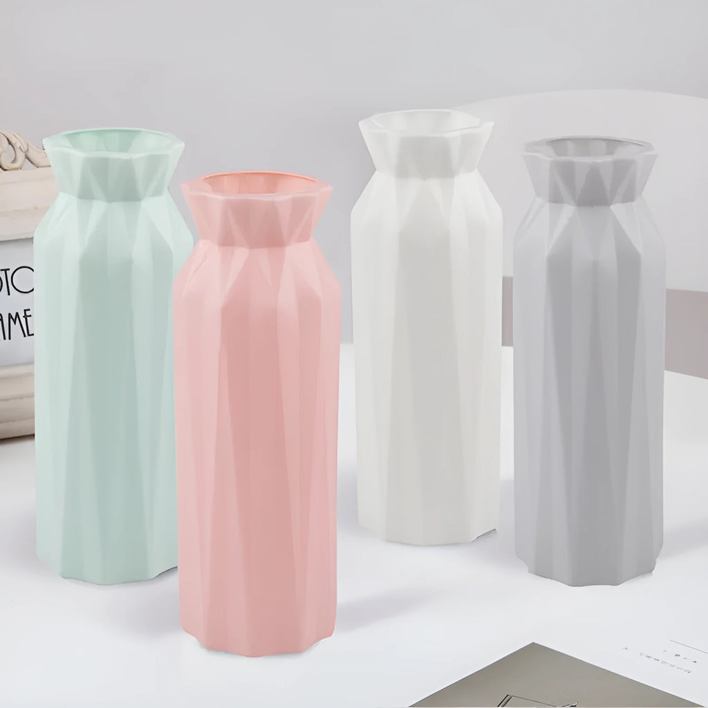 Drop-resistant melamine vase in grey, green, pink, or white with 7.2cm base diameter