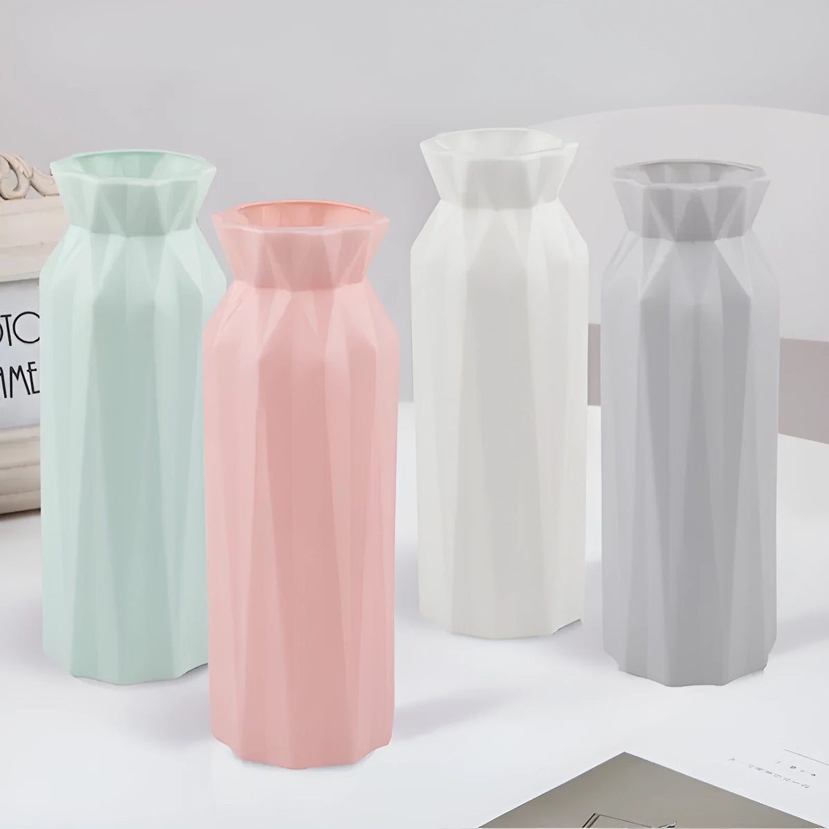 Drop-resistant melamine vase in grey, green, pink, or white with 7.2cm base diameter