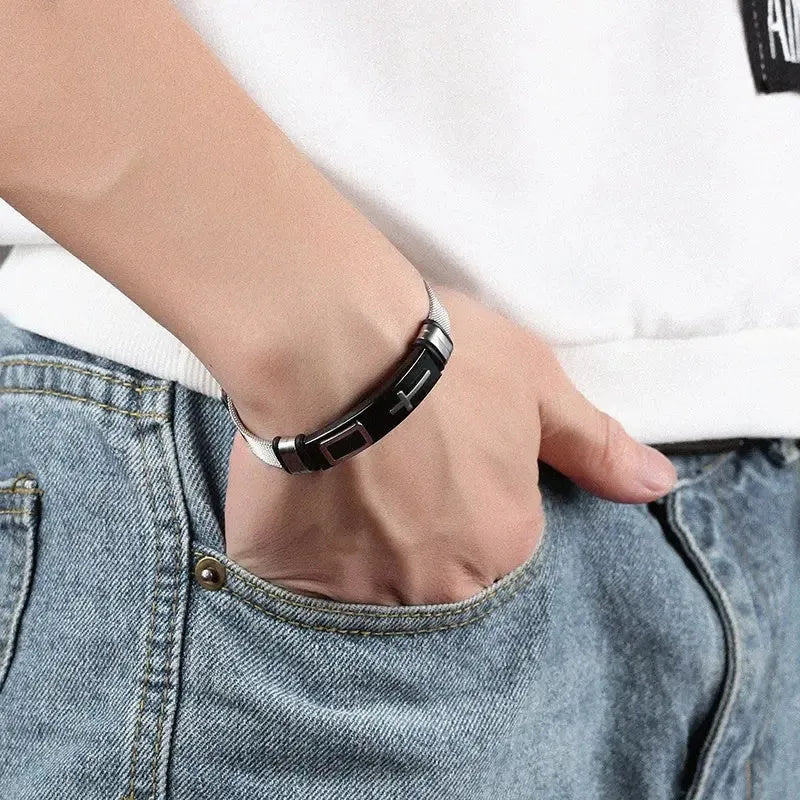 Adjustable 3D cross bracelet in stainless steel mesh chain, gold or black, about 24g, for women and men