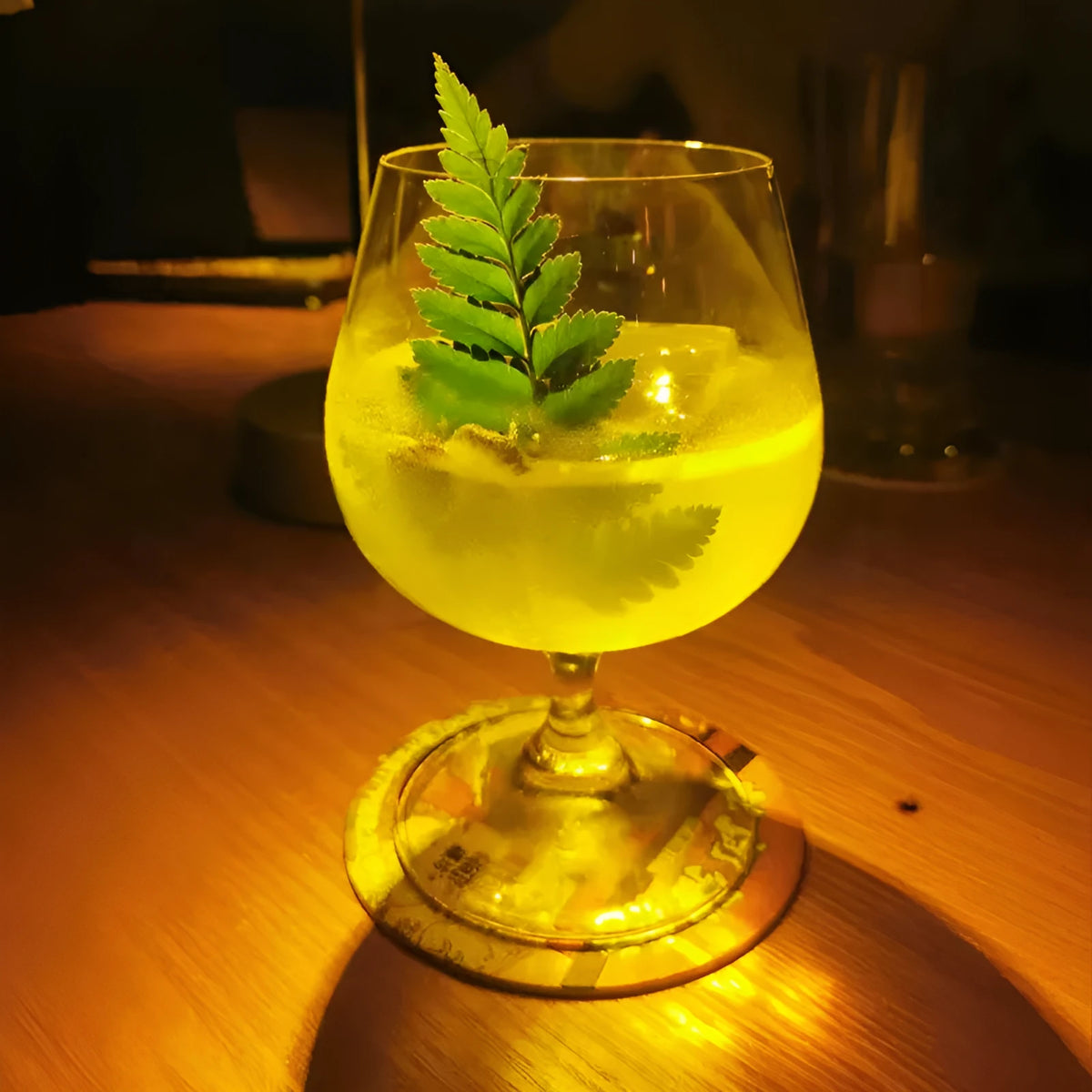 440ml clear crystal brandy glass with low foot and simple Nordic style for spirits